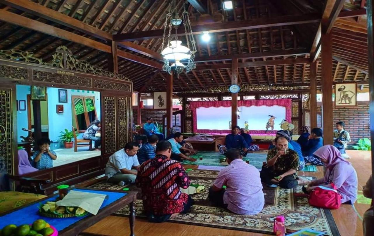 Nara Homestay Syariah Mangunan Exterior foto