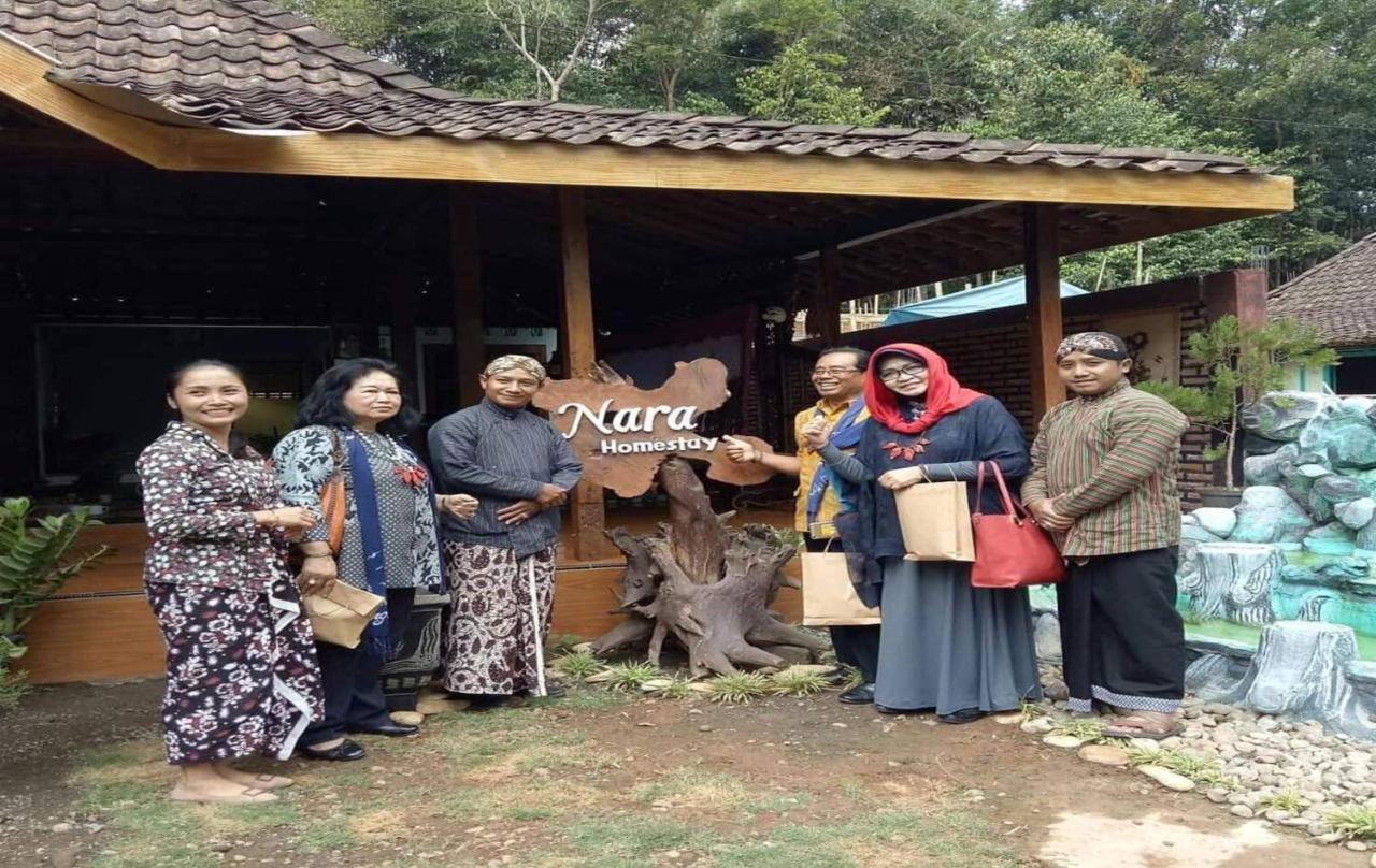 Nara Homestay Syariah Mangunan Exterior foto